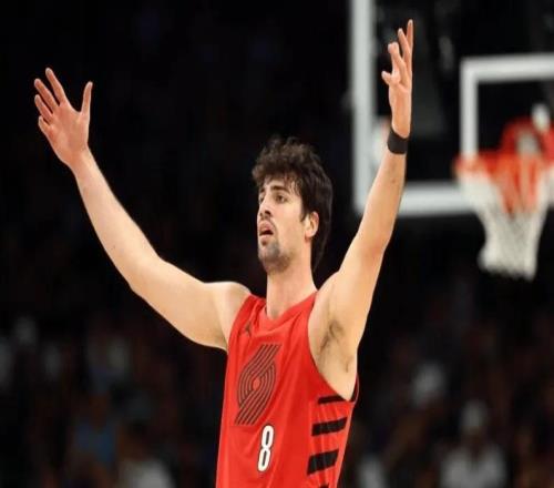 開拓者晉級季后賽更衣室!斯普利特講話爆贊2將,楊瀚森開心壞了