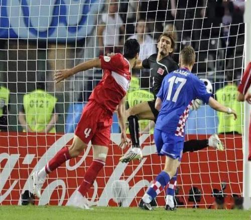 羅納爾多口中超越足球的英雄，卻被庸醫(yī)坑慘了，就連活著都很艱難