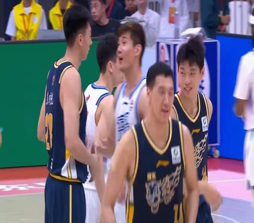 隨著廣東逆轉(zhuǎn)寧波，北京大勝青島，CBA最新排名如下：9隊進(jìn)季后賽