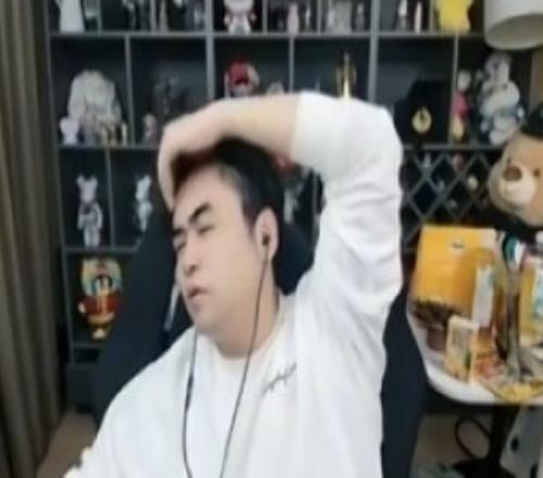 朱開(kāi)：我不評(píng)價(jià)場(chǎng)外，現(xiàn)在Renard打挺好的，雞哥這時(shí)也沒(méi)必要回來(lái)