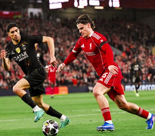 斯洛特連出4昏招歐冠出局，5億歐引援四大皆空，球迷：趕緊下課