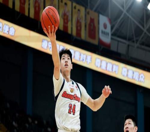 CBA積分榜最新排名出爐！廣東4連勝殺回第三，北京大勝重返第四