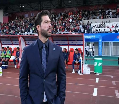 三鎮打大連用力過猛了！本土老將勉強能踢中甲戰蓉城難逃三連敗