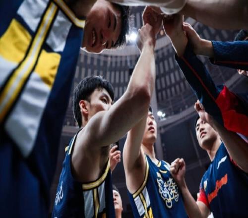 15分大逆轉(zhuǎn)！廣東男籃眾志成城，徐杰再現(xiàn)MVP水準