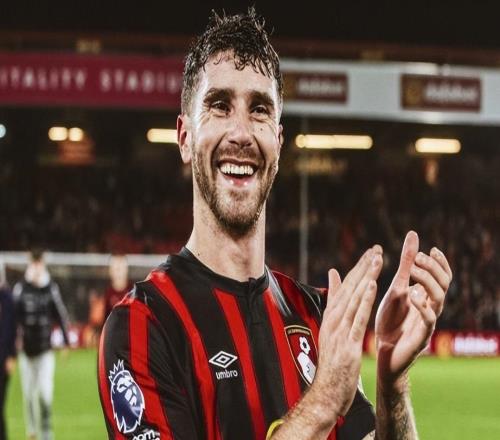 6球9助攻！英超游出一條大魚，阿根廷鐵衛(wèi)即將自由身，4豪強(qiáng)瘋搶