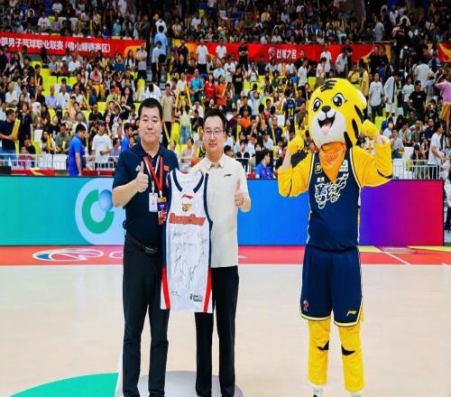 逆轉(zhuǎn)復(fù)仇3分險勝寧波，華南虎第二主場圓滿收官！