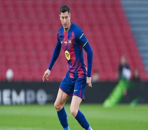 萊萬與巴薩分手倒計(jì)時(shí)：一場(chǎng)38歲球星的身份焦慮