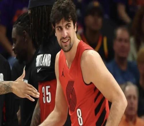 哈斯勒姆：阿夫迪亞整晚都在沖擊籃下，但沒有一次碰瓷造犯規(guī)