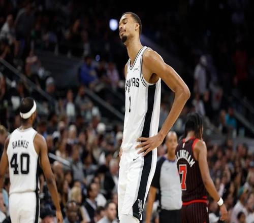 雷霆73勝夢(mèng)碎后26勝5負(fù)，馬刺182殺出成最大變量