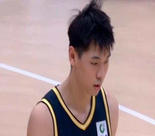 廣東男籃生涯首拒當背景板！崔永熙關鍵封蓋拯救球隊賽后如釋重負