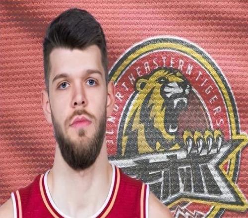 戰(zhàn)廣東曾轟50+18！曝CBA老熟人大外援拉科塞維奇加盟廣東男籃