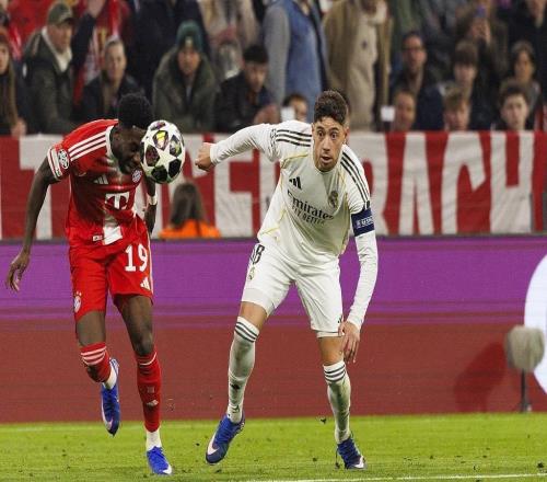 皇馬燃盡所有打不死拜仁，卡馬文加成為X因素