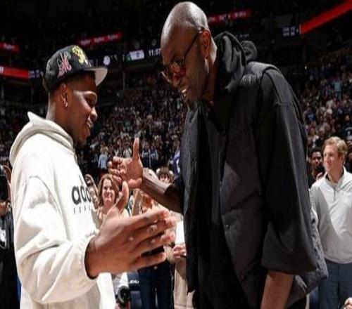 愛德華茲：希望加內(nèi)特季后賽能再次親臨現(xiàn)場為我們注入能量