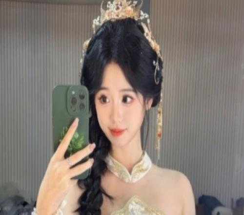 永劫無間主持人婭鴿曬照：超級榮幸和影視颶風Tim老師一起合作！