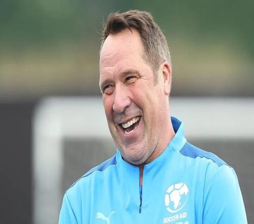 替補門將的雙冠奇跡：一個被低估的足球商業(yè)案例