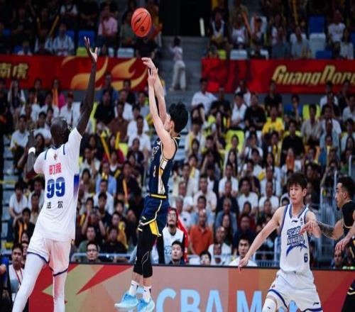 廣東主場(chǎng)迎戰(zhàn)福建沖擊五連勝！焦泊喬正式復(fù)出，杜鋒全力保住前四