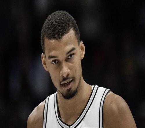 里弗斯：文班是今年最好的球員，他有喬丹和科比一樣的殺手本能