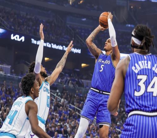 一場12190的大勝，讓黃蜂很尷尬，活塞感到絕望，騎士要漁翁得利