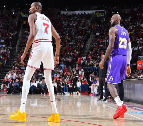 這次都沒幫手了，詹杜單核帶隊的火湖大戰，誰能夠笑到最后