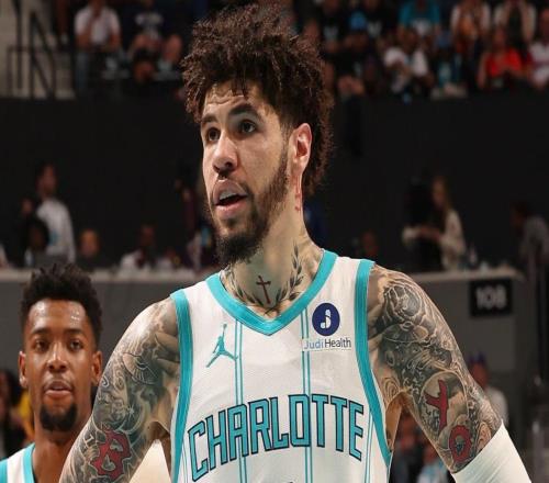 黃蜂慘敗31分登全美熱搜！鮑爾遭批不是領(lǐng)袖小丑沒禁賽也無作為