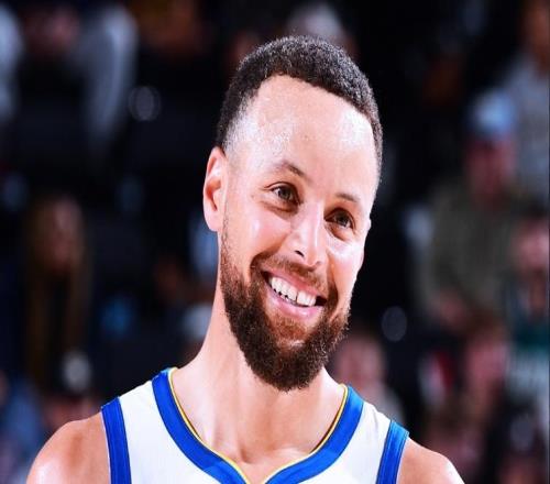 勇士落后18分追到半場(chǎng)僅差5分：庫(kù)里6中2格林14分布克9+3+3