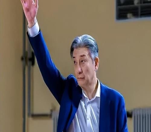 勝寧波發(fā)布會(huì)！鄭永剛贊3將+挺賀希寧奪MVP，賀希寧則展領(lǐng)袖氣質(zhì)