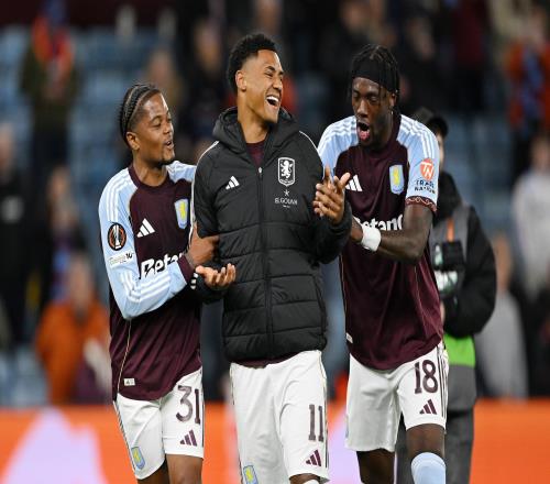 維拉71血洗博洛尼亞：歐聯杯變英超內戰