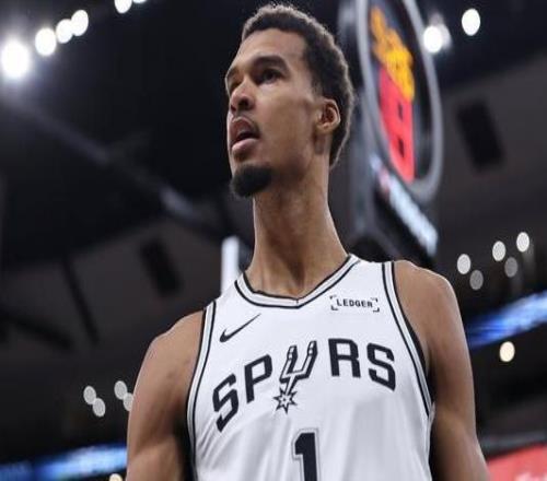 記者協(xié)會：文班亞馬榮獲202526賽季魔術(shù)師約翰遜獎