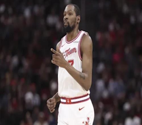 ESPN记者：杜兰特的膝伤是训练中所致，但火箭对此持乐观态度