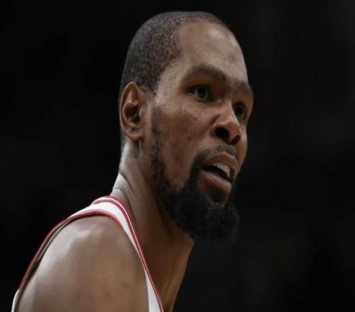 尷尬，杜蘭特自2023年以來(lái)就沒(méi)贏過(guò)一場(chǎng)季后賽比賽，能贏湖人隊(duì)嗎