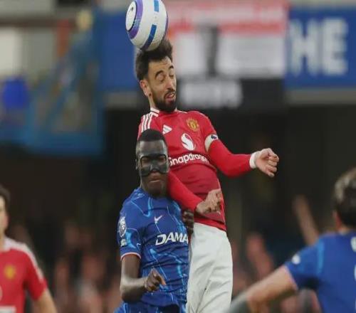 凌晨3點英超打響19億大戰(zhàn)！曼聯(lián)劍指雙殺穩(wěn)固前3核心對決