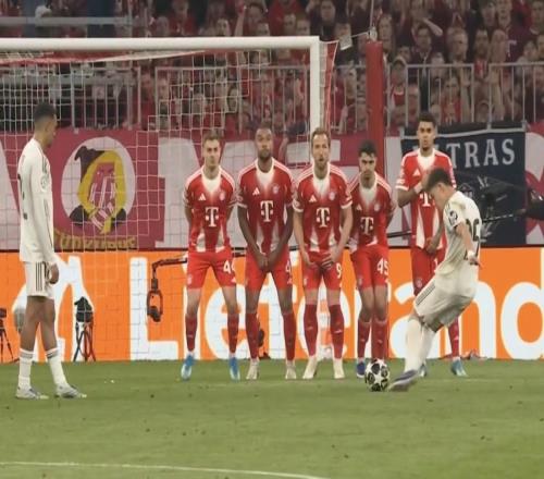 自阿拉巴以來(lái)，居萊爾是首位在歐冠任意球破門(mén)的皇馬球員