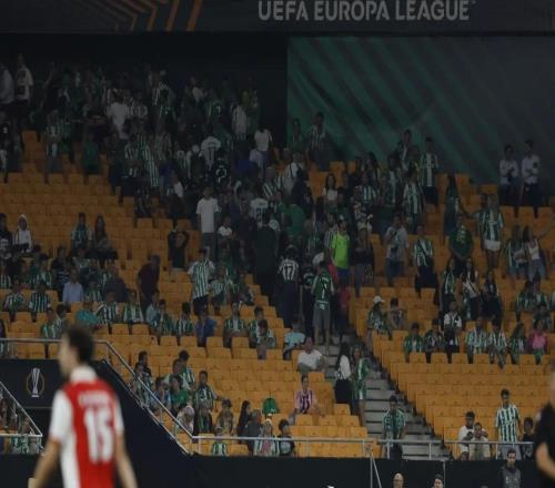 皇家貝蒂斯主場三次播放錯誤廣播讓球迷疏散，引發球迷不安