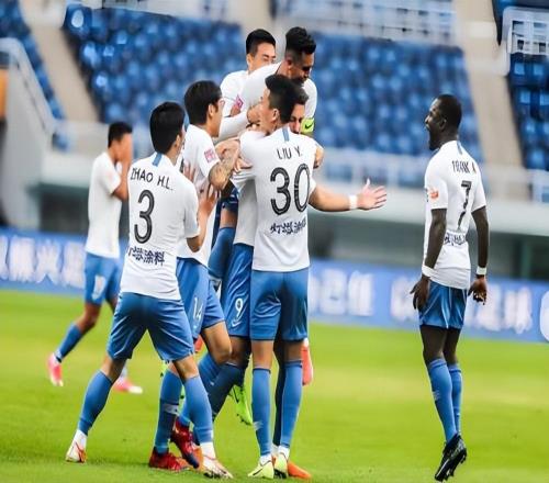 乔迪胆子真大！本轮直接让黄紫昌踢玉昆左后卫，结果被津门虎打爆