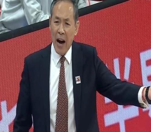 記者：斯佩爾曼此前頂撞許利民已經(jīng)道歉，隊(duì)內(nèi)按規(guī)進(jìn)行了處罰