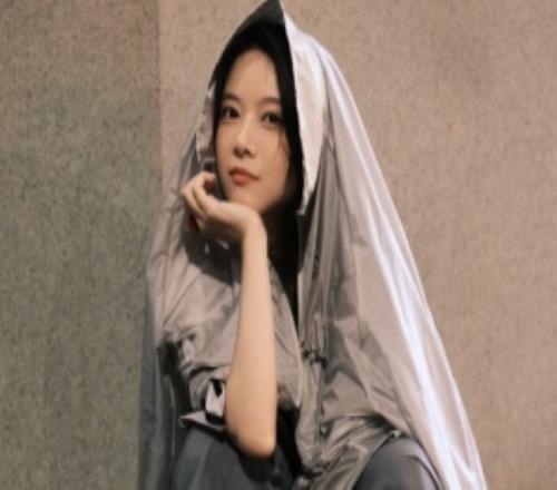 主持人駱歆曬照：這個(gè)未來(lái)科技感十足的新系列很好吧！愛(ài)死了