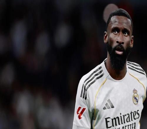 皇馬球迷的深夜焦慮：一支冠軍隊(duì)的自我拆解