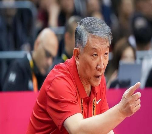 宮魯鳴遭打臉！女籃首批集訓僅張子宇訓練數(shù)人留洋這局怎么破