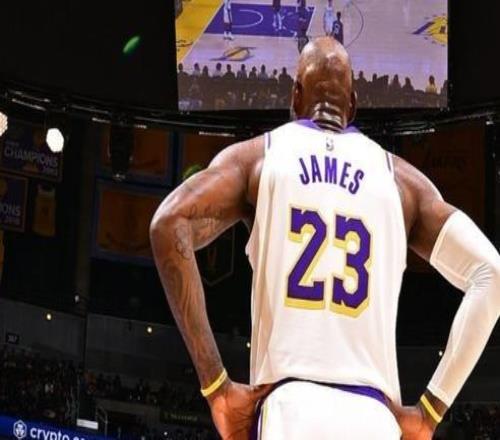 TA：詹姆斯尚未決定明年是否繼續(xù)生涯若繼續(xù)四隊或成下家