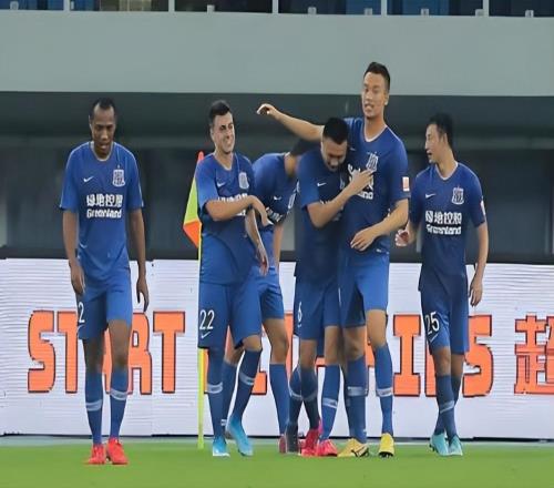 意外！申花球迷原本以為他要把板凳坐穿，沒想到如今逆襲成主力