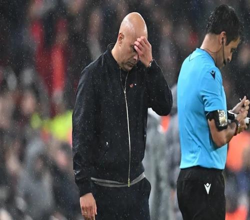 歐冠VAR給裁判看了個(gè)寂寞：對(duì)面半場(chǎng)啥事沒(méi)有