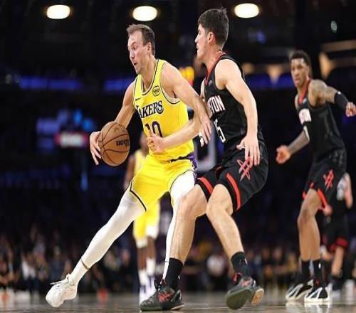 火箭全隊比湖人多出手27次但命中率不足4成，而湖人超過6成