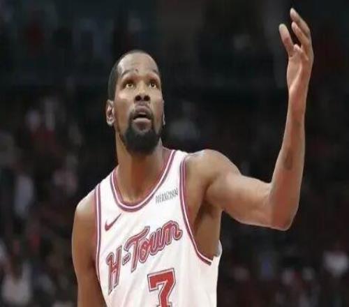 好冤！杜蘭特被隊(duì)友撞倒！右膝挫傷了！