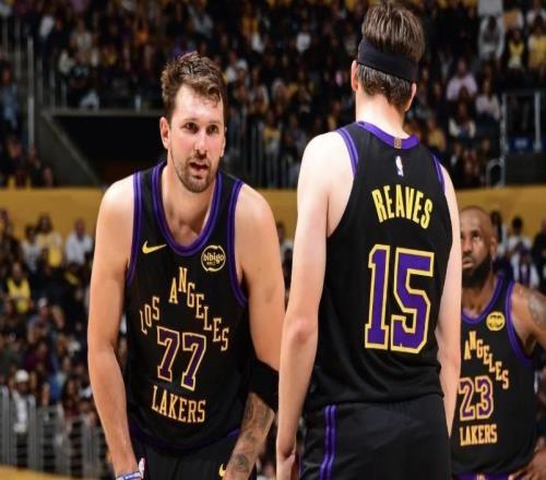 Shams：東、里不排除缺席整個(gè)首輪，樂觀估計(jì)杜蘭特首戰(zhàn)會打