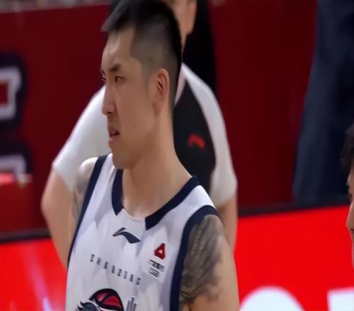 山東男籃10395力克深圳終結(jié)五連敗，邱彪變陣重塑球隊(duì)攻防體系！