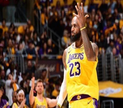 詹姆斯：我必須在各個(gè)方面都做出貢獻(xiàn)這就是比賽對(duì)我的要求