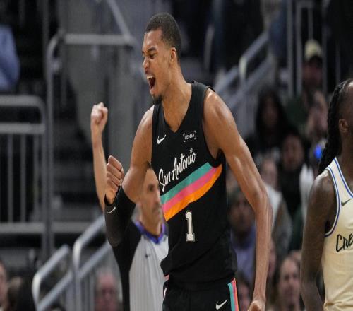 首秀5記三分轟35+5，文班成歷史首人！馬刺開門紅一口氣獲4大喜訊