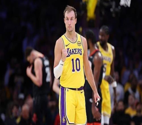 砍下個人季后賽新高！湖人后場新援接下來能否保持這樣的水準呢