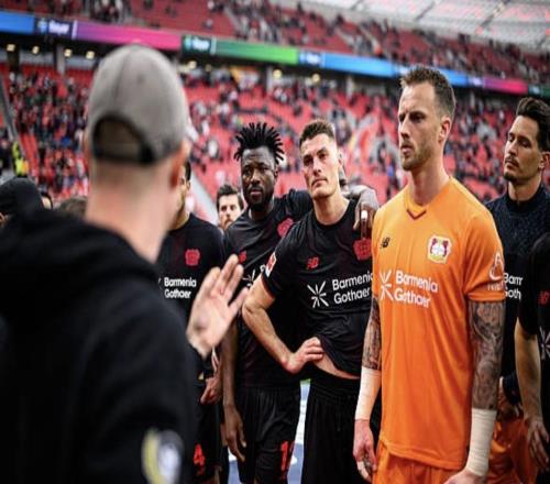 將對陣拜仁，藥廠死忠球迷為激勵球隊(duì)與球員進(jìn)行了面對面交流