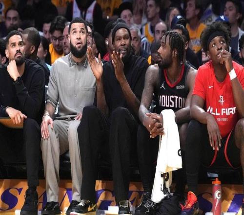 痛苦，火箭隊(duì)杜蘭特在打湖人隊(duì)首場(chǎng)比賽前的訓(xùn)練中表情說(shuō)明了一切